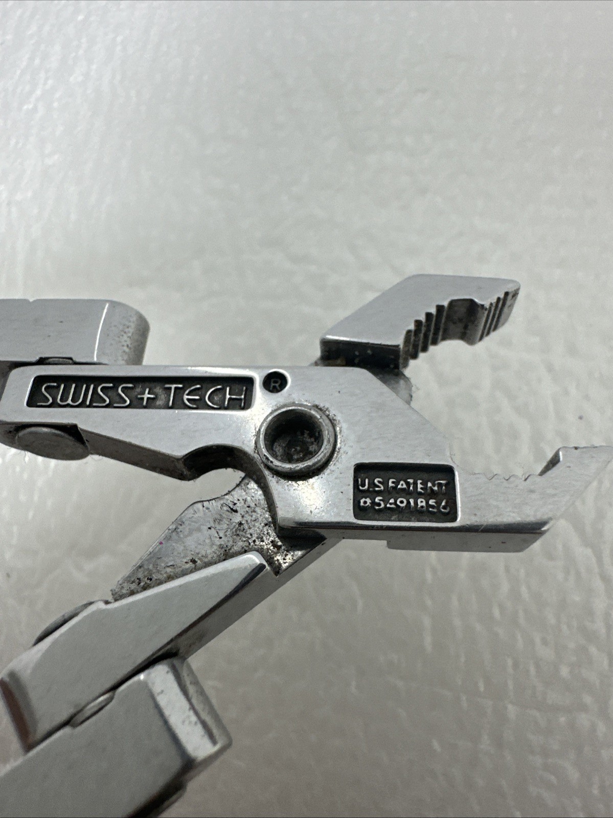 Vintage Swiss+Tech Foldable Screwdriver, Flat, Philips & Plier Pocket Tool 1.75″