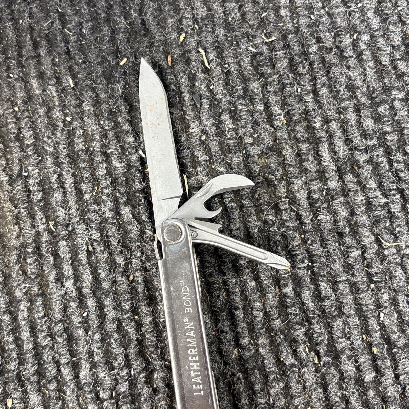 Leatherman Bond Multi-tool Multi Tool Silver Knife File Screwdriver Used (103)
