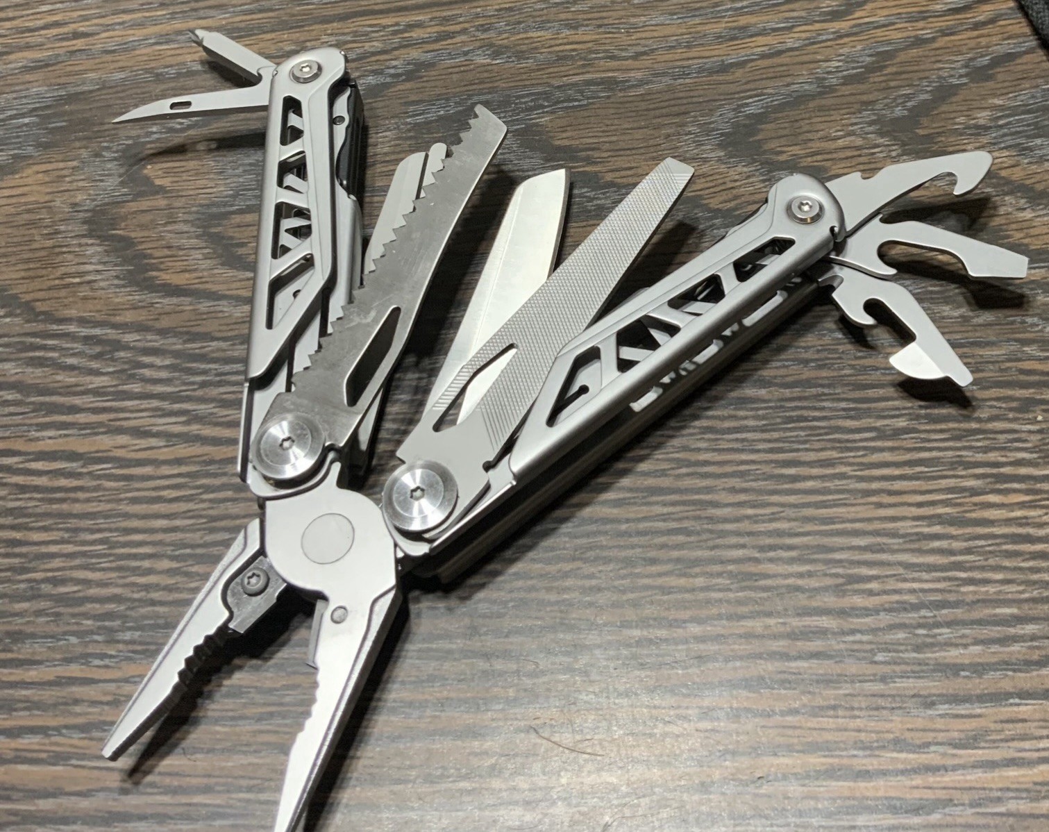 Waternest Multi Tool Tungsten/Stainless Steel 16 Tools Replaceable Pliers Teeth