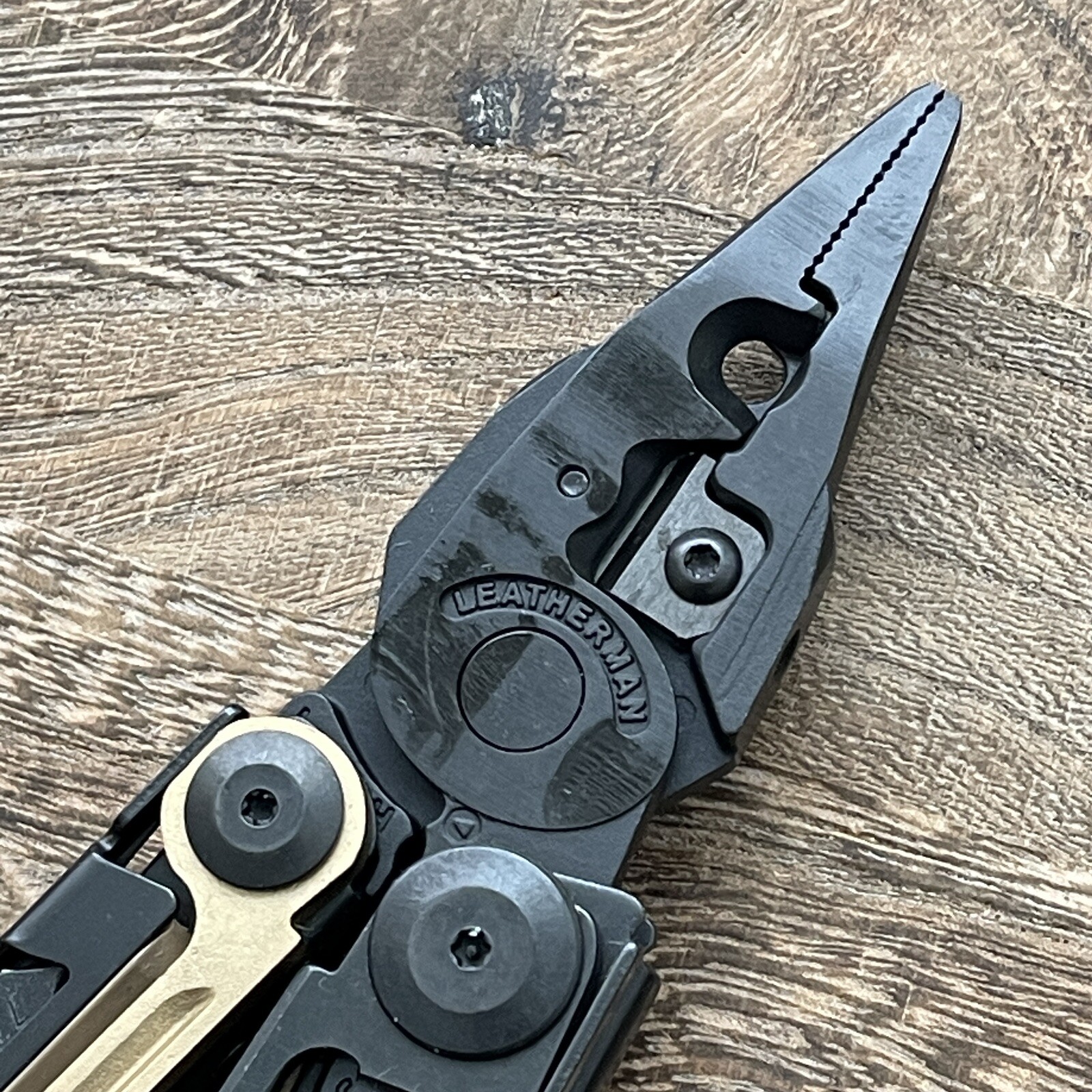 Leatherman MUT EOD Black multi tool & BROWN molle sheath
