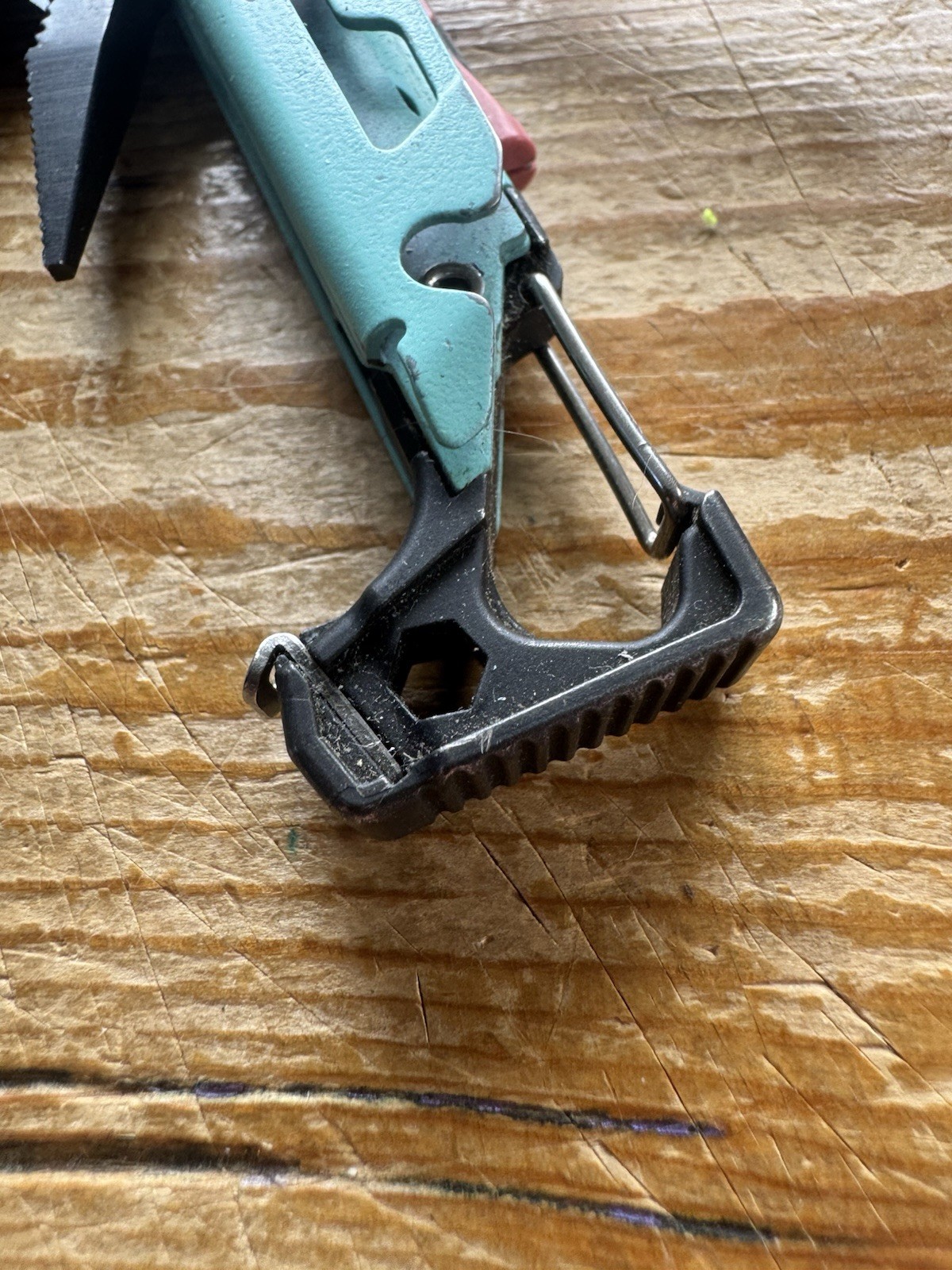 LEATHERMAN SIGNAL Coyote Aqua/Black USA Combo Blade 19 Tools – Used Ferro Rod