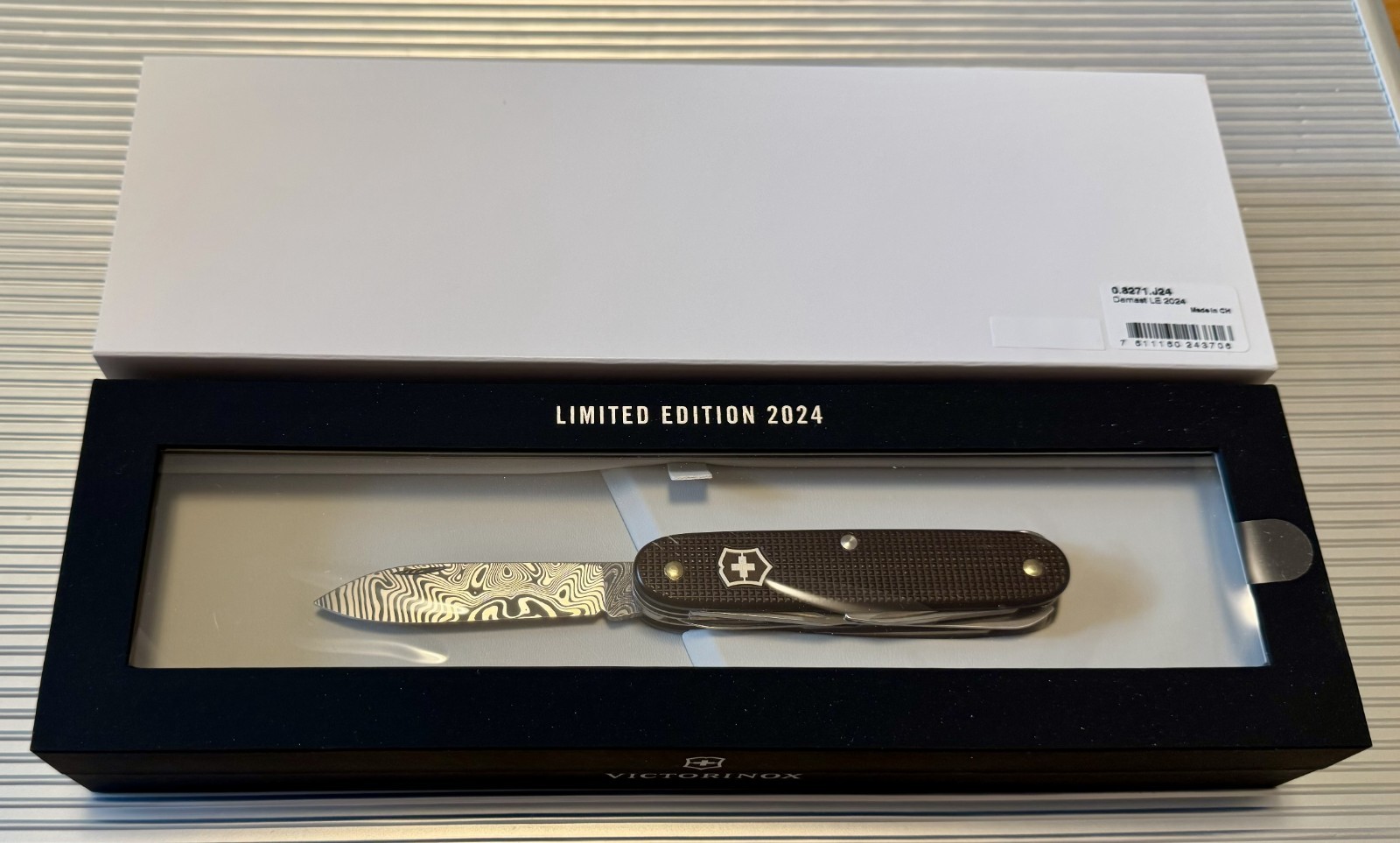 Victorinox Farmer X Damast 2024 Limited Edition Swiss Army Knife (0.8271.J24)