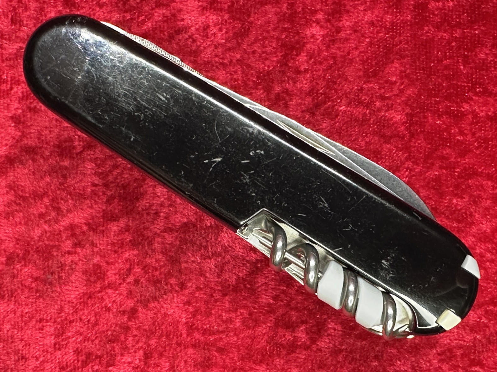 Victorinox SwissChamp Black Swiss Army Knife 91mm 22 Tool 8 Layer (685)