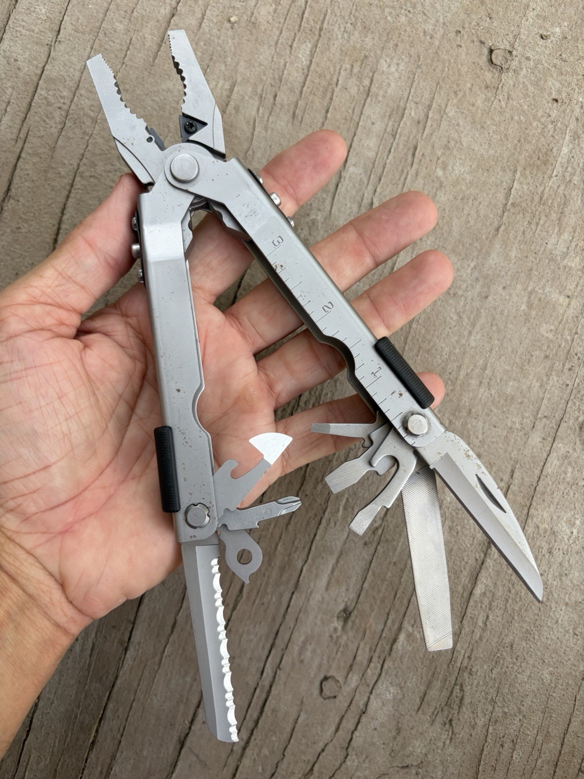 GERBER MP600 BLUNT NOSE SILVER MULTITOOL W/ACU SHEATH, EXCELLENT OVERALL