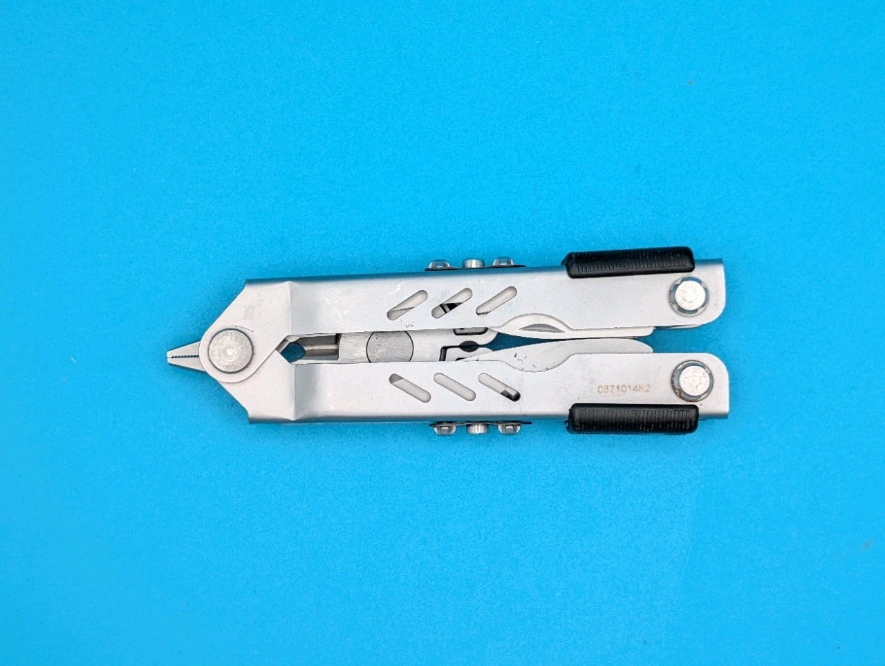 Gerber MP400 Compact Multitool Stainless Steel! With Sheath!