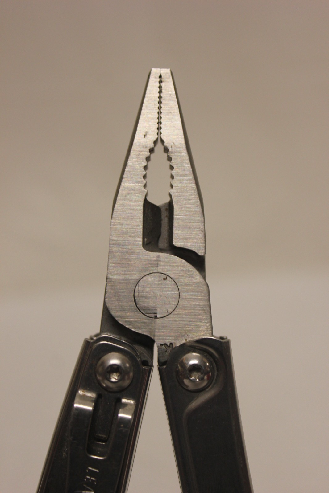 Leatherman Rev 3.8″ Multi-Tool, Stainless E2B1
