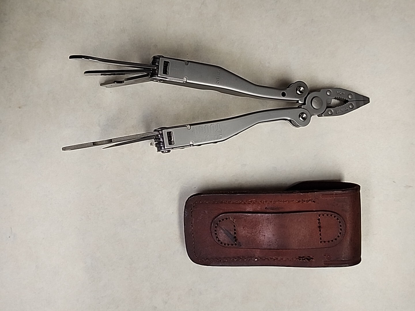 VINTAGE Schrade Tough Multi Tool With Leather Sheath Pat Pend Factory Edges Mint