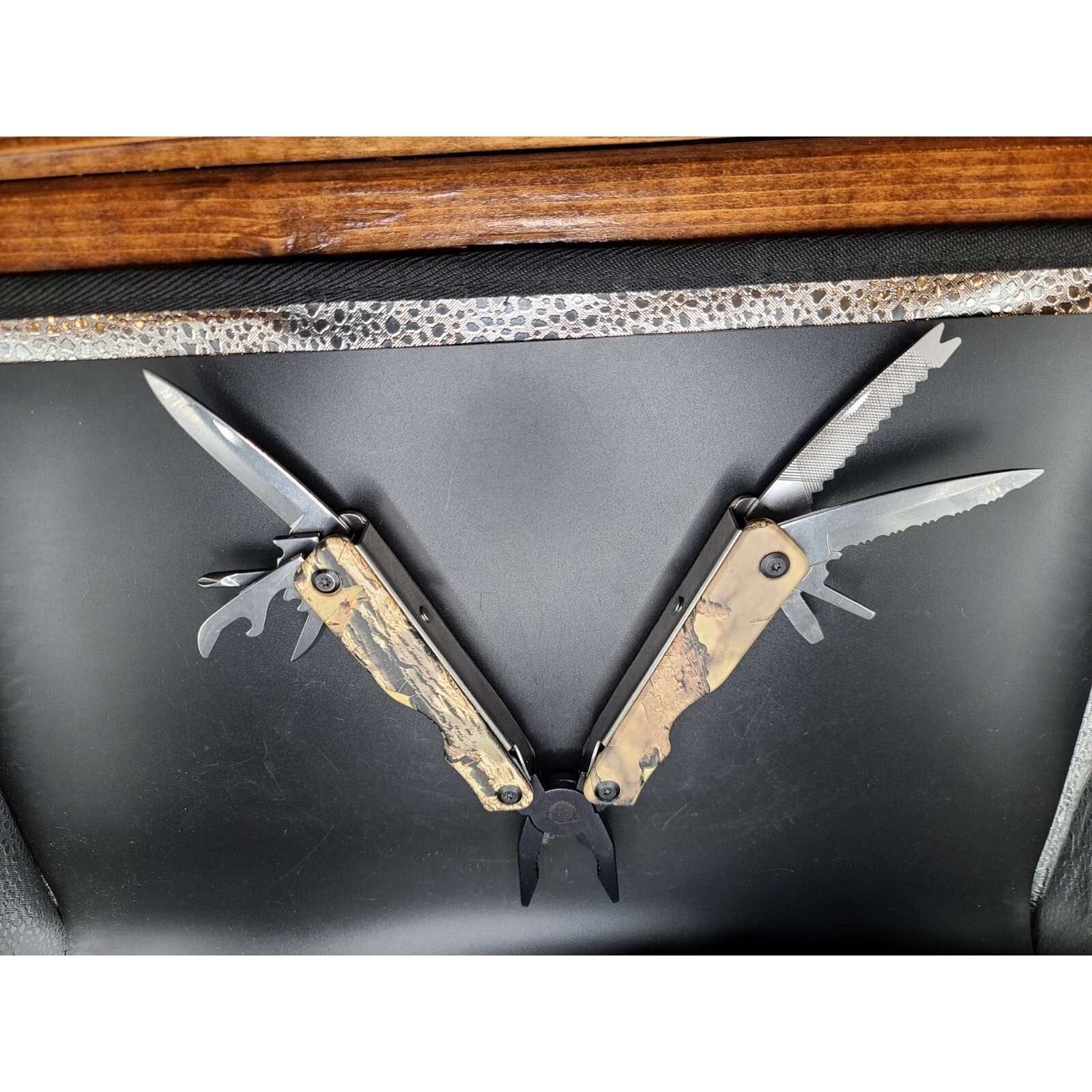 MOSSY OAK 13-in-1 Multi-tool Plier Stainless Folding Tool Bottle Opener w/Sheath