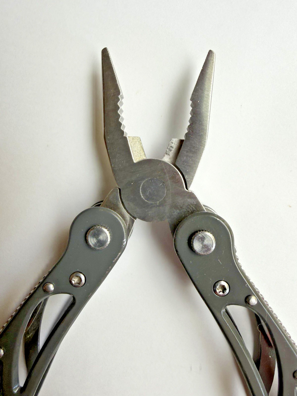 PACIFIC TRAIL Multi-Tool Pocket Knife 14-in-1 Camping Hiking Outdoors Non-Slip