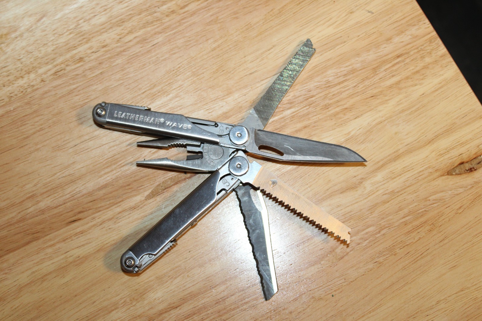 Leatherman Wave Multi-Tool 18-in-1 Stainless Steel w/ Sheath