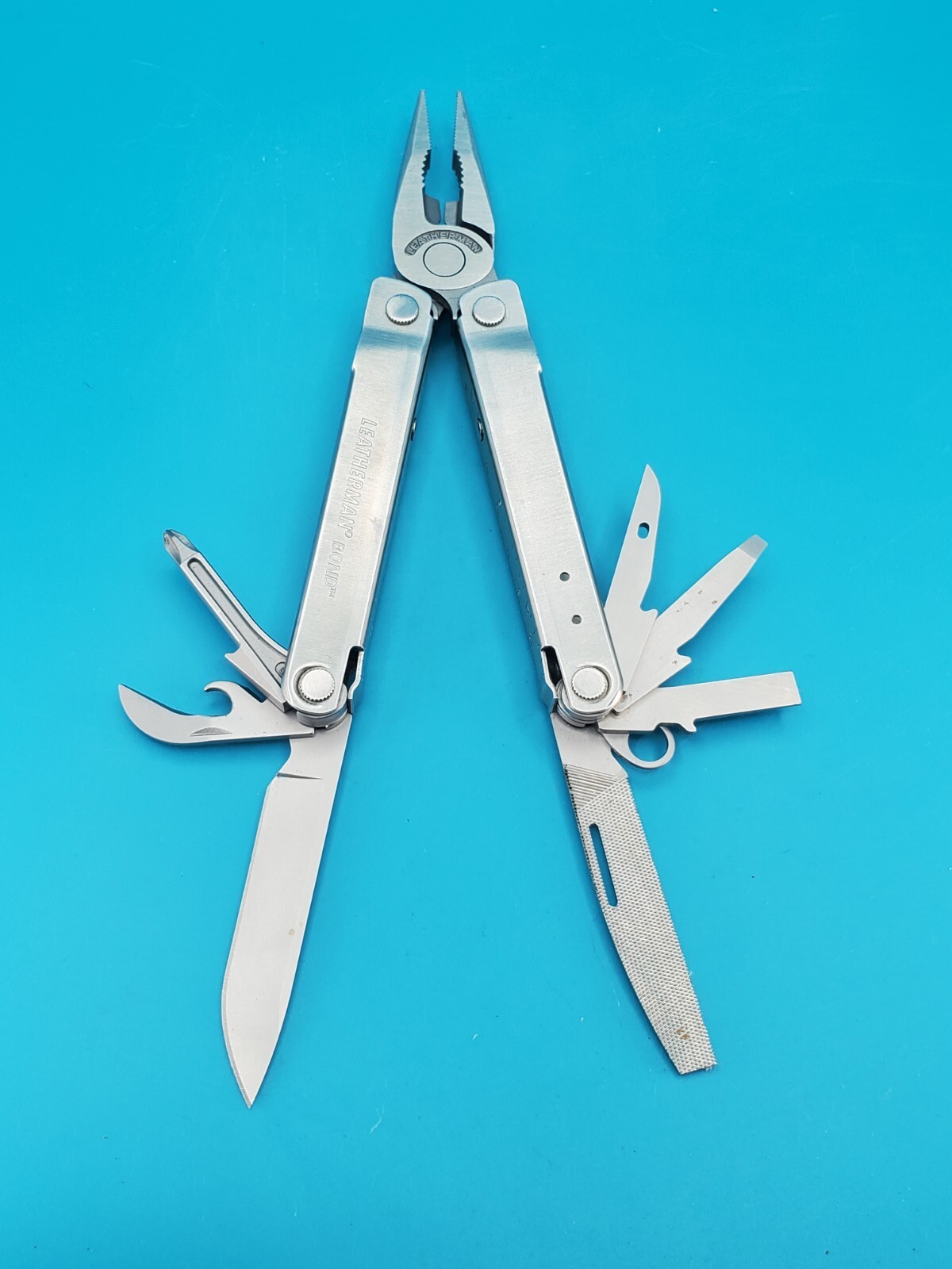 LEATHERMAN Bond Multitool, Stainless Steel Everyday Tool!