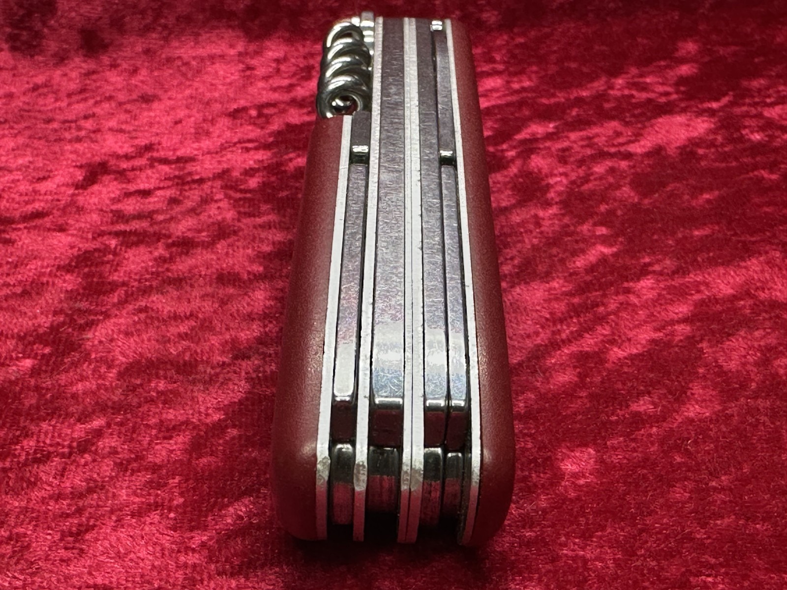 Victorinox Atlas Red Large Swiss Army Knife 111mm 11 Tool 4 Layer (671)