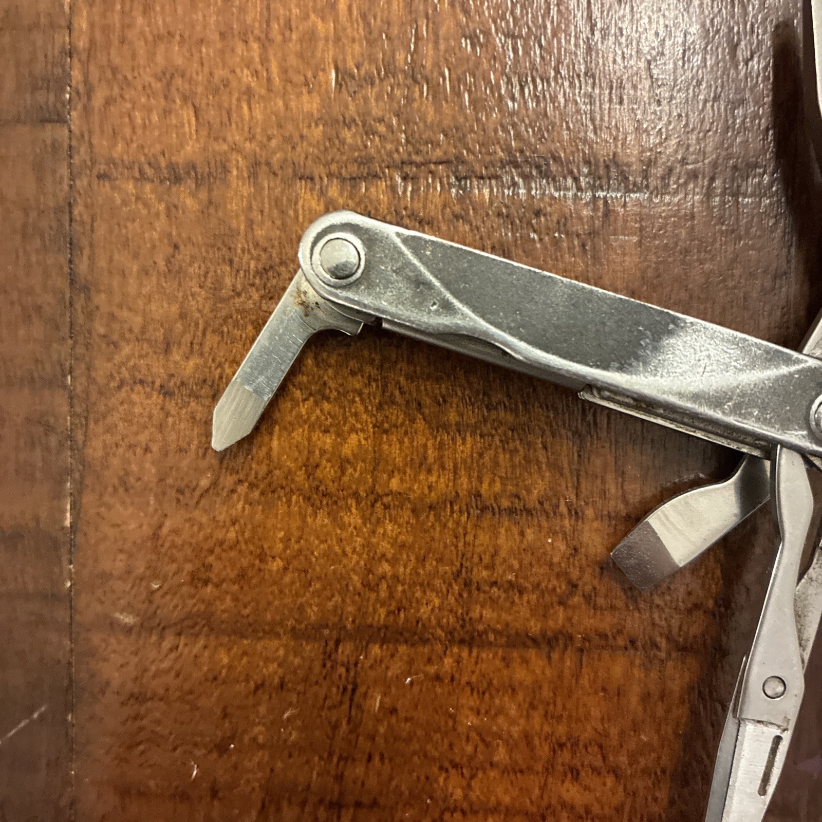 Leatherman SQUIRT PS4 Multi-Tool With Pliers Scissors Knife – Read Description