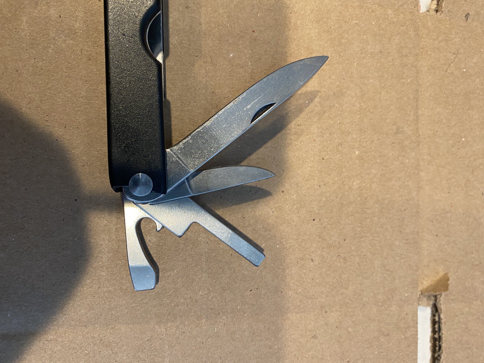 Multi tool with nylon case – Used