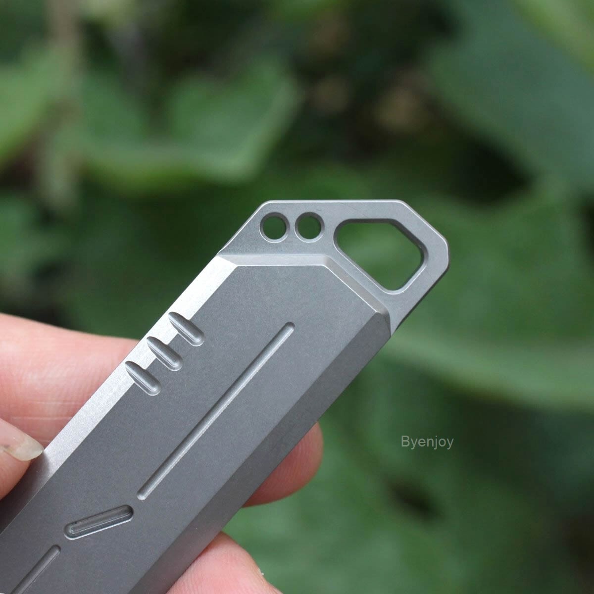 Titanium Crowbar Pry Bar Pocket EDC Pocket Tool Bottle Opener Pendant Open Box