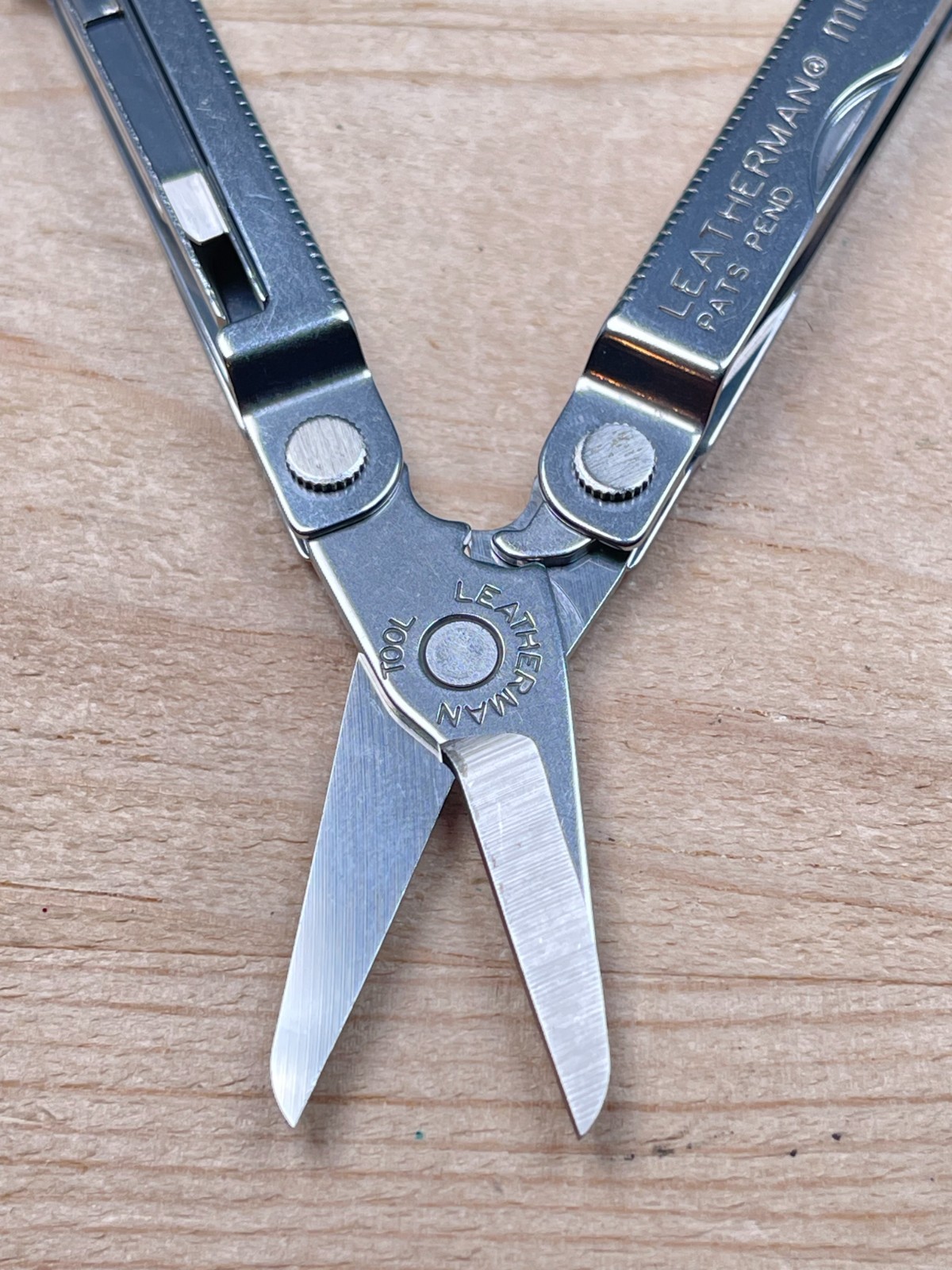 Leatherman Micra Stainless Steel Multi-tool Knife 03/06 Pat Pend. – Very Nice