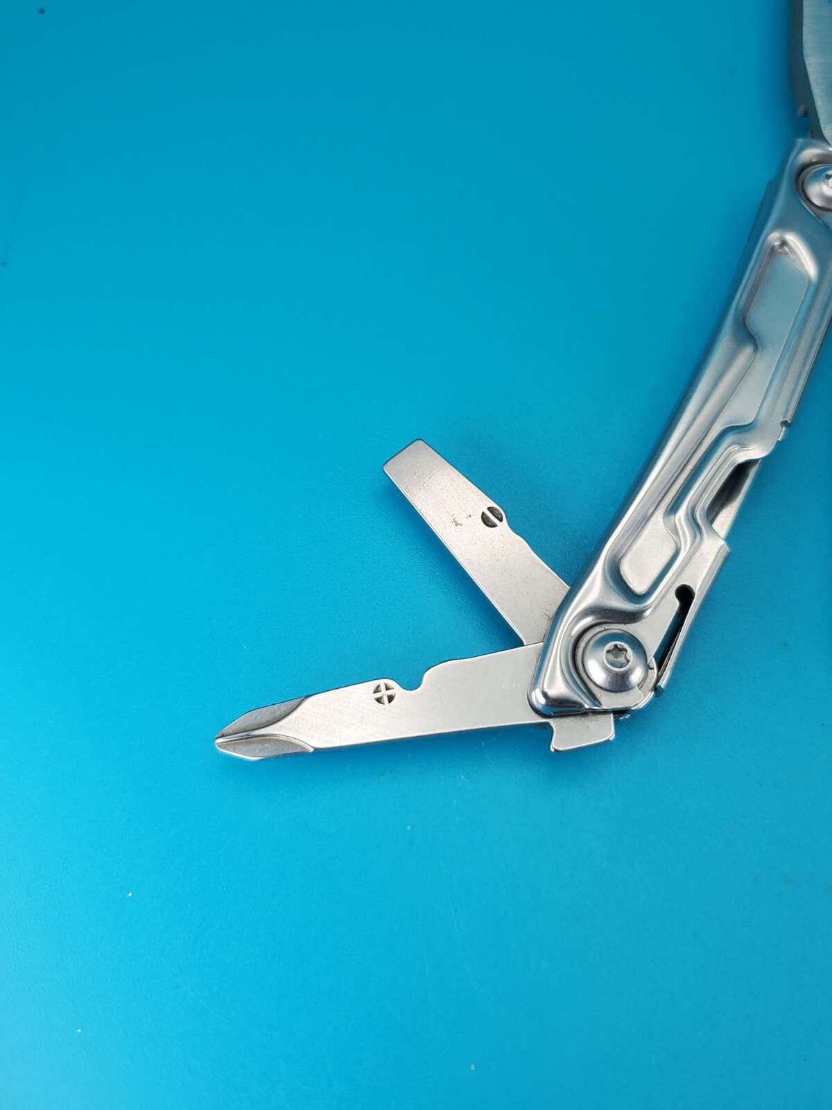 Leatherman Rev 3.8″ Multi-Tool, Stainless!