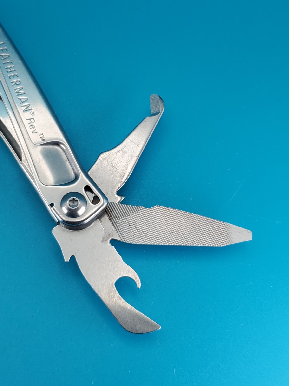 Leatherman Rev 3.8″ Multi-Tool, Stainless! *SOME RUST ON ITEM*