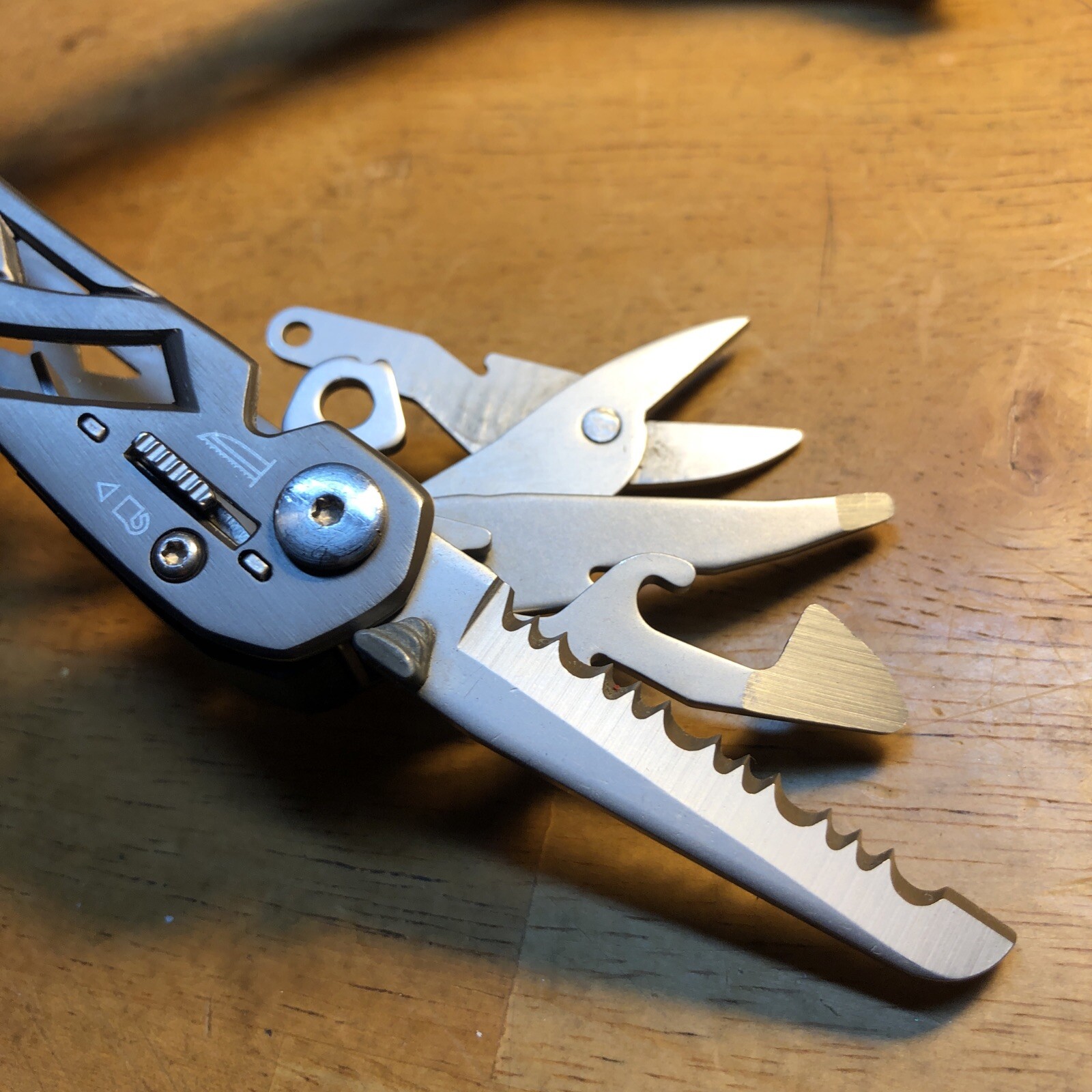 Excellent Gerber Suspension Multitool Multi-Plier Tool 22-01471