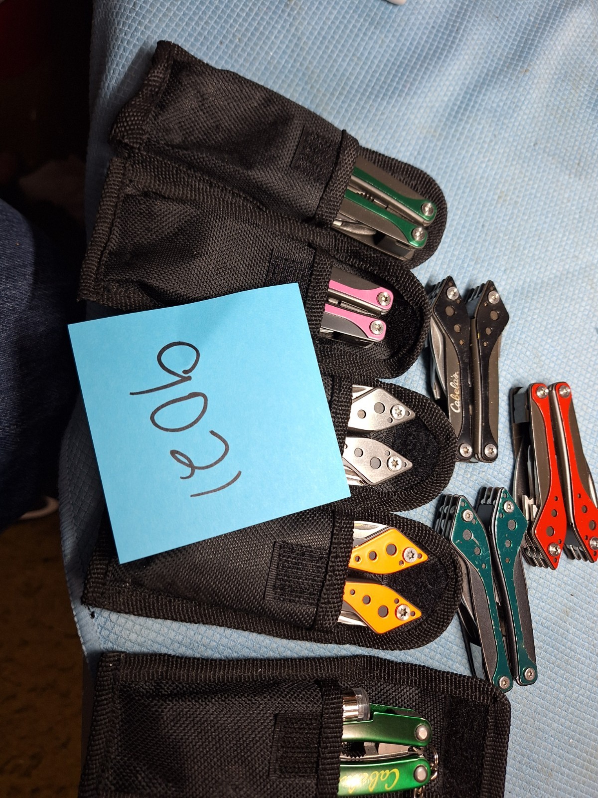 8 CABELAS MULTI TOOLS AIRPORT CONFISCATION EXCELLENT LOT 9021