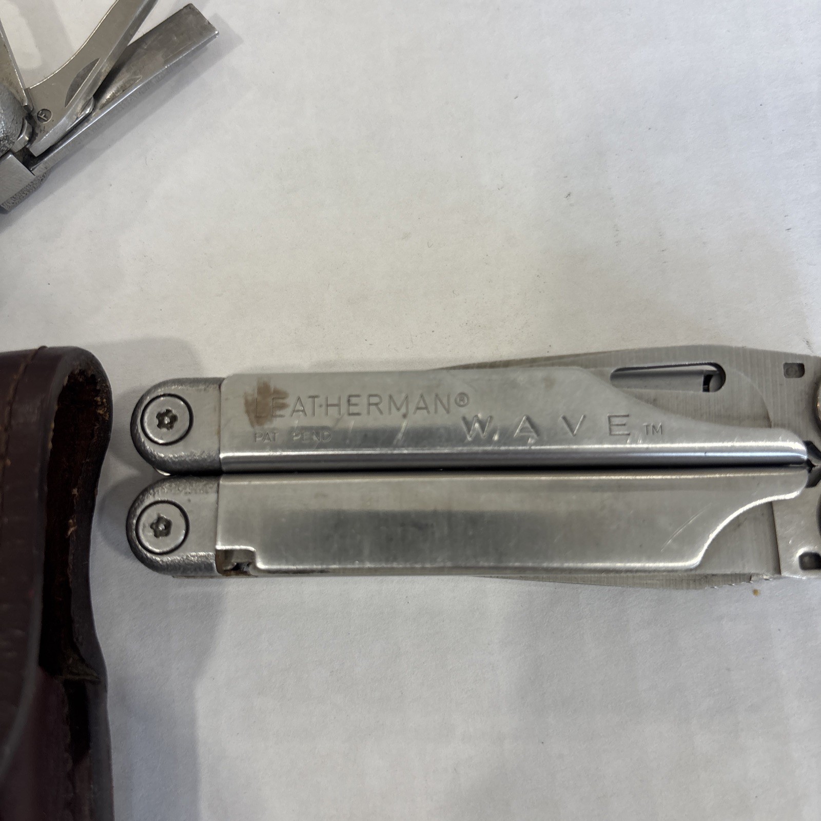 Leatherman Wave Multitool Used In Good Condition Pat Pend with sheath lot of 2