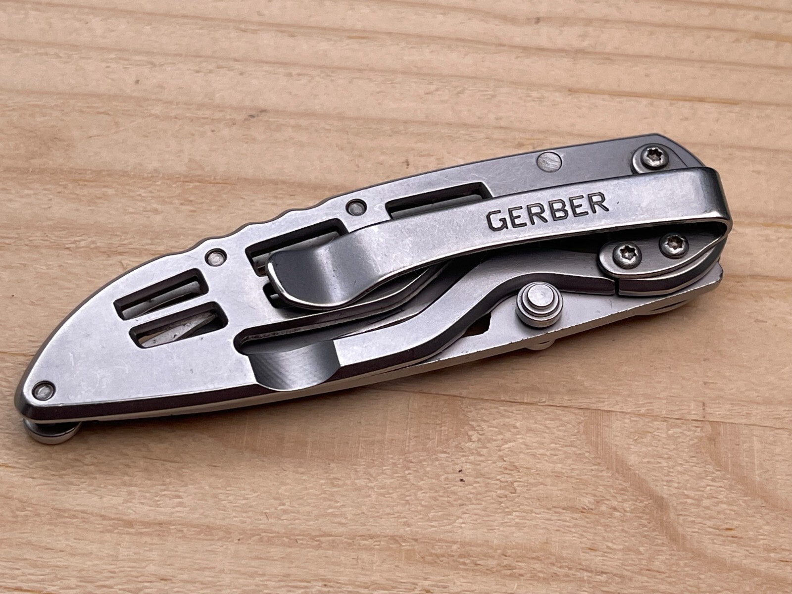 Gerber Ripstop I Folding Pocket Knife – Frame Lock, Combo Serrated Blade