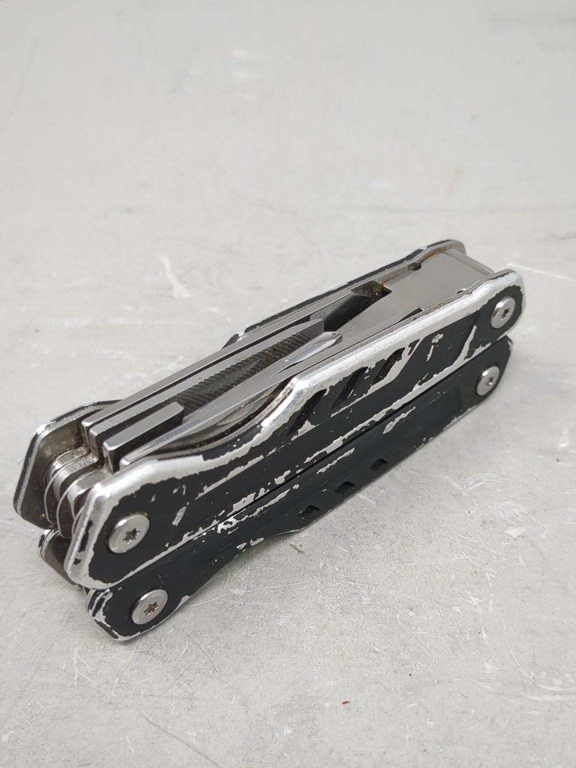 Black Weathered Multi-Tool Camping Knives & Tools with Pliers 10 Tools