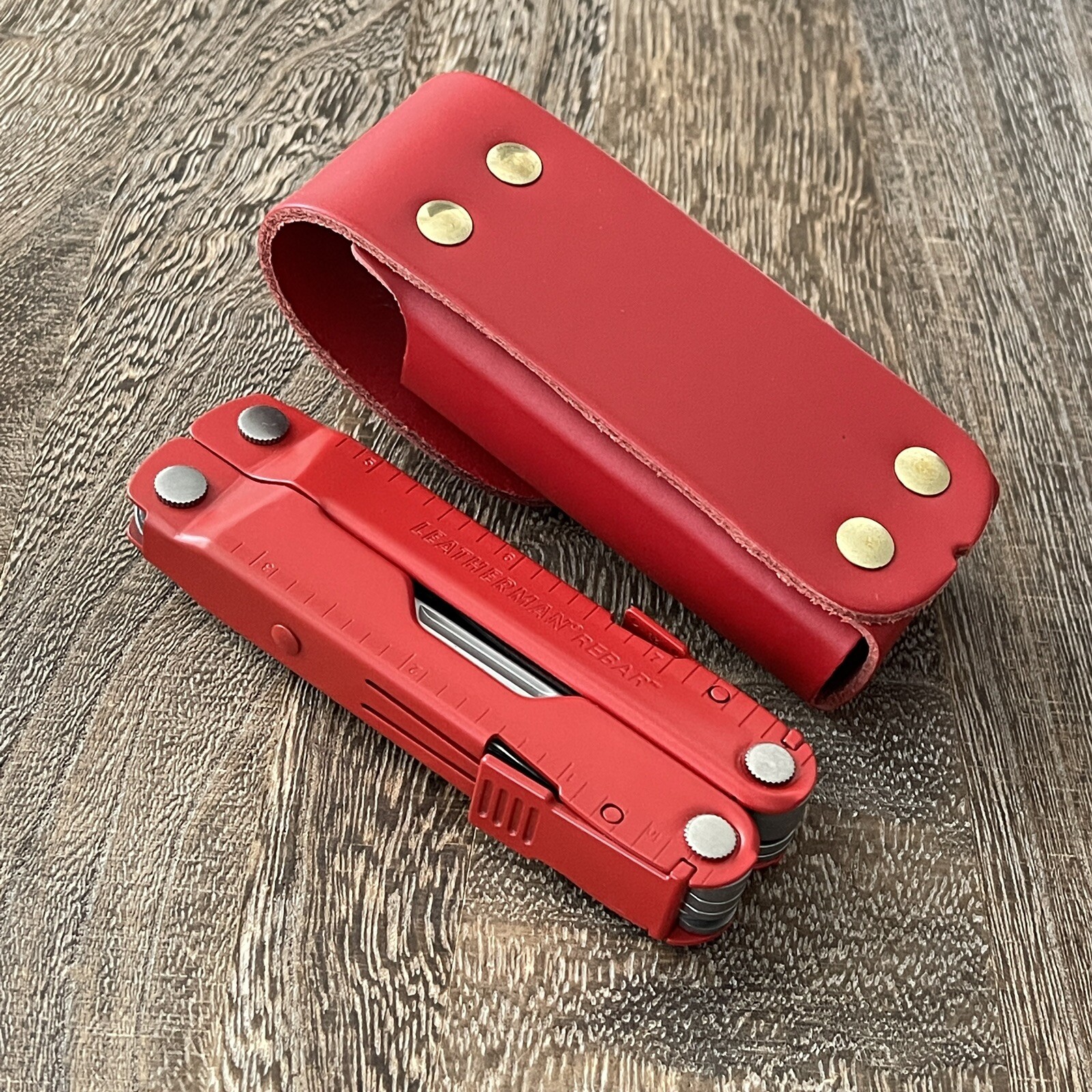 Limited Edition Leatherman Rebar Supreme Red & Squirt PS4 Supreme multi tools