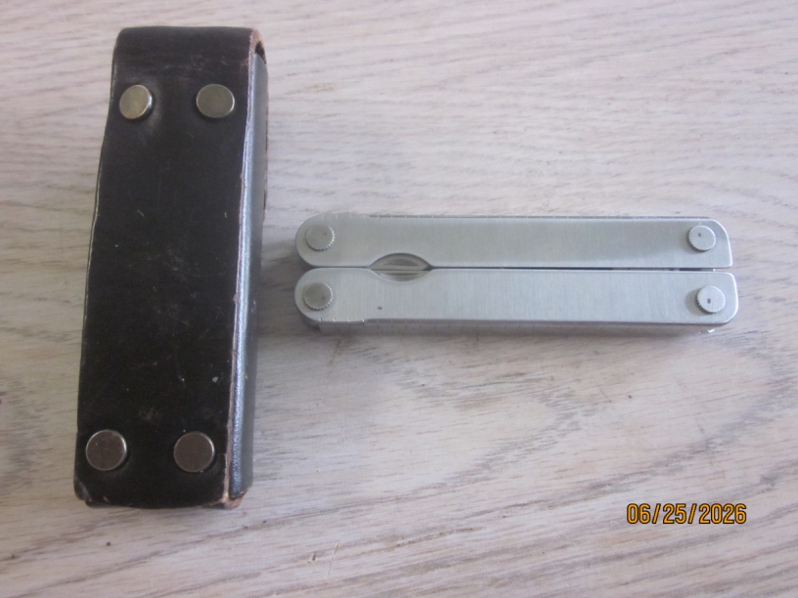 VTG ORIG. LEATHERMAN DATED 03-1995 MULTI PLIERS TOOL W/BROWN CASE “LOOKS UNUSED”