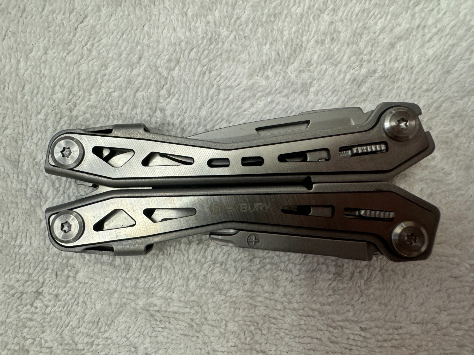 B/Bury 15-in-1 Multi-Tool File Pliers Screwdrivers Glass Break Knife Survival