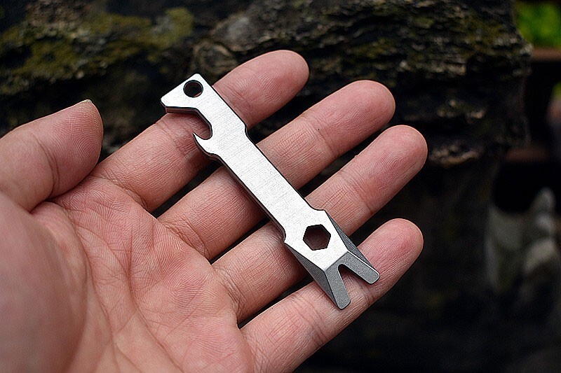 EDC Titanium Alloy Pry Bar Crowbar Wrench Opener Keychain Outdoor Multi Tools