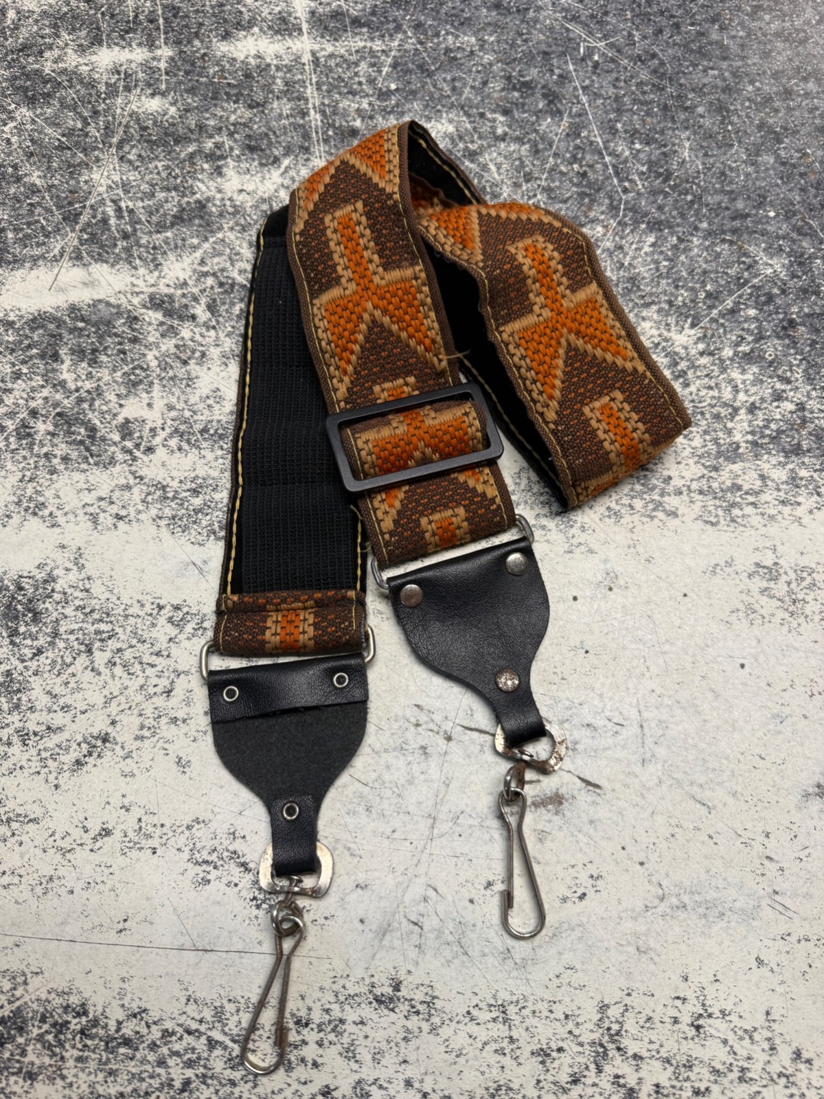 VINTAGE 2″ CAMERA STRAP SOFT BLACK LINED OLD VINTAGE RETRO BANJO