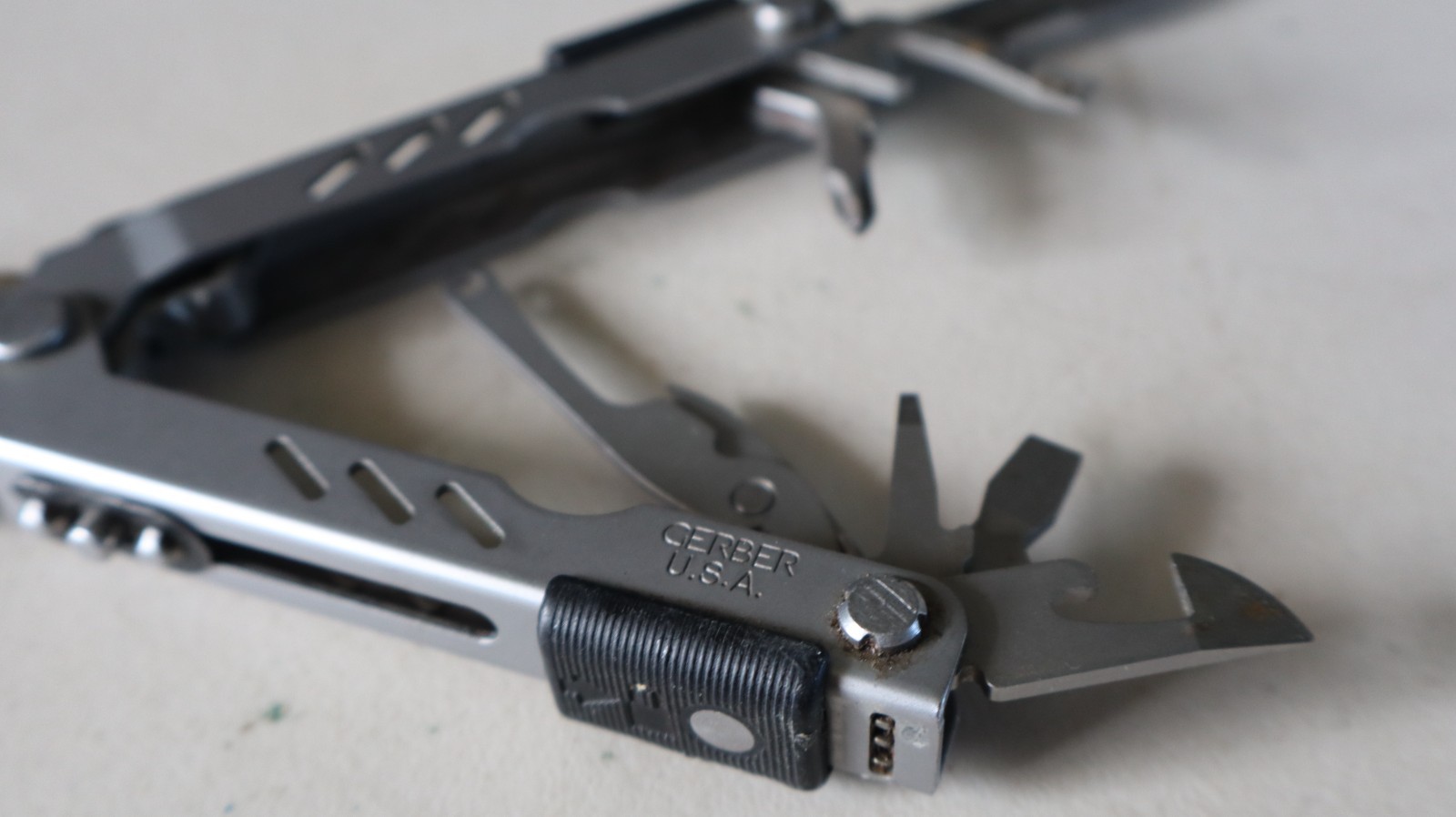Gerber Compact Sport Multi-Tool 11 Tool Plyers Screwdriver etc. d7