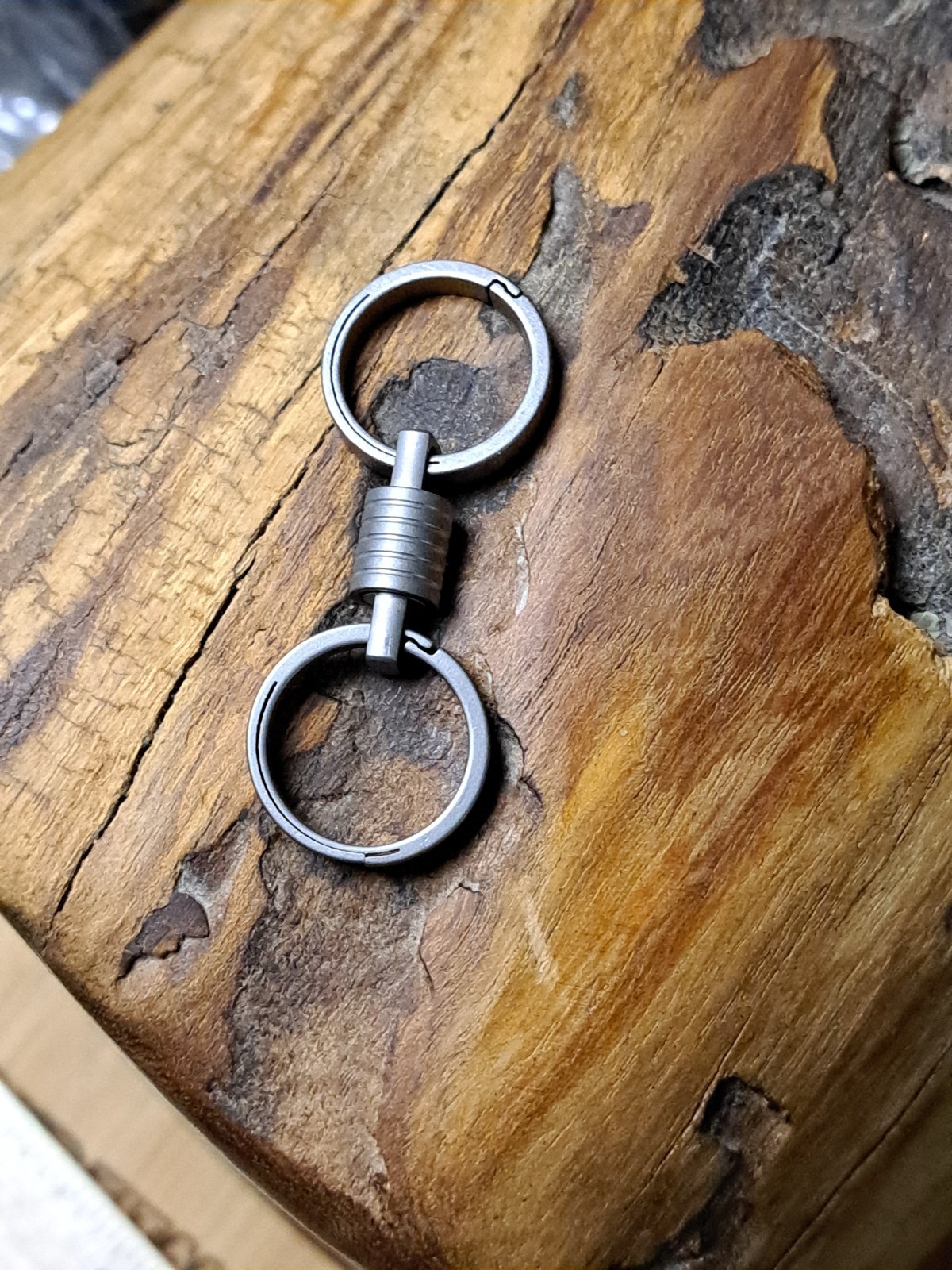 Pro Mini Series Titanium Swivel With 17.5mm Titanium Quicksnap Keyrings