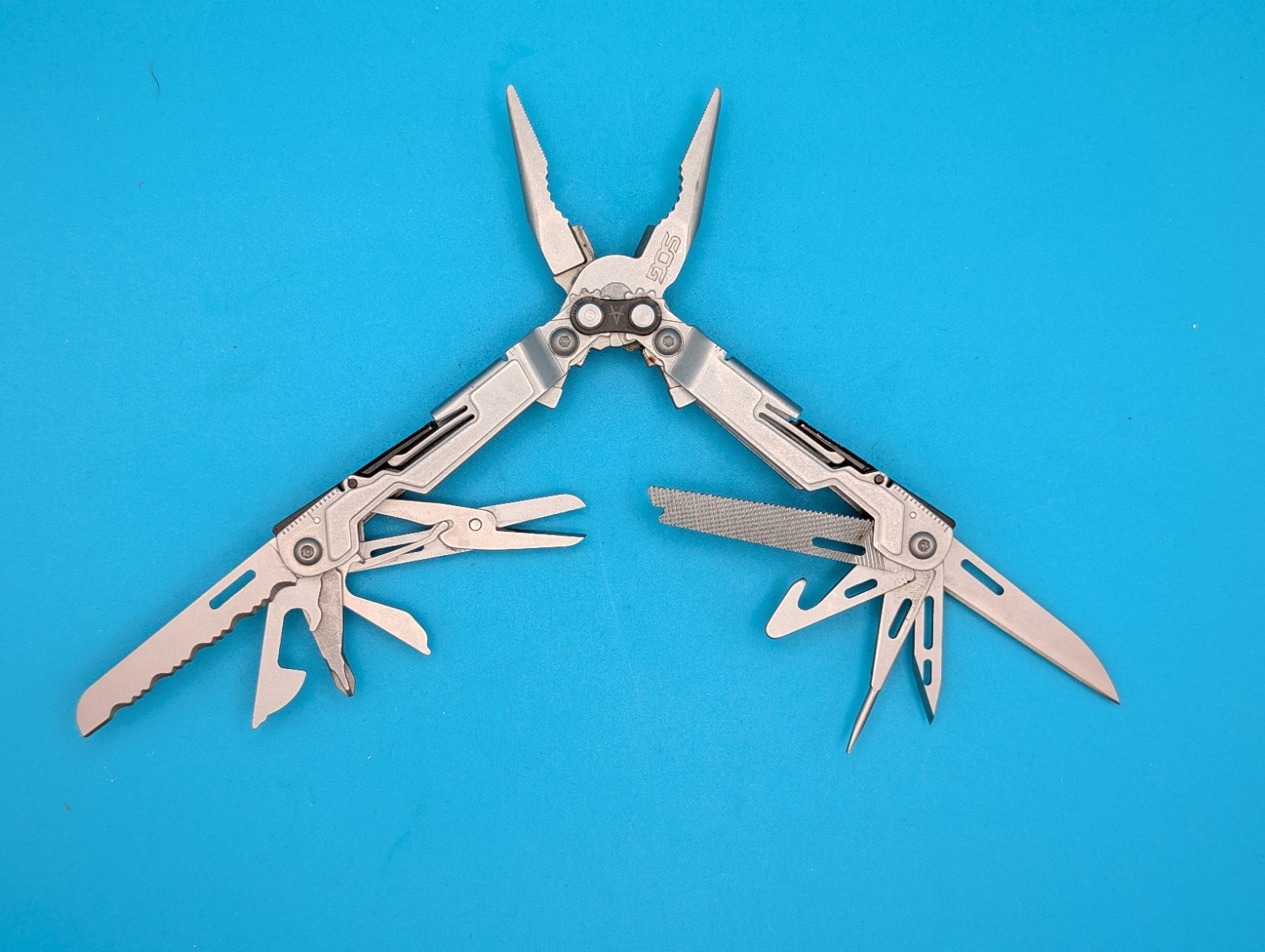 SOG PowerPint Tool Compact Lightweight Silver Multi-Tool!