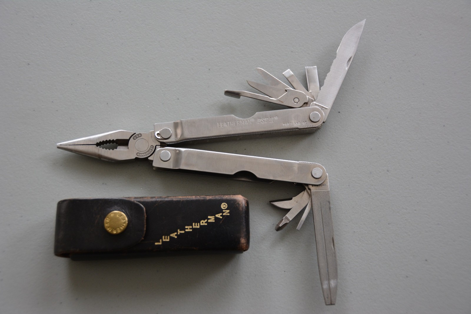 Vintage Original Leatherman Pocket Survival Tool PST ll Multi-Tool with Sheath