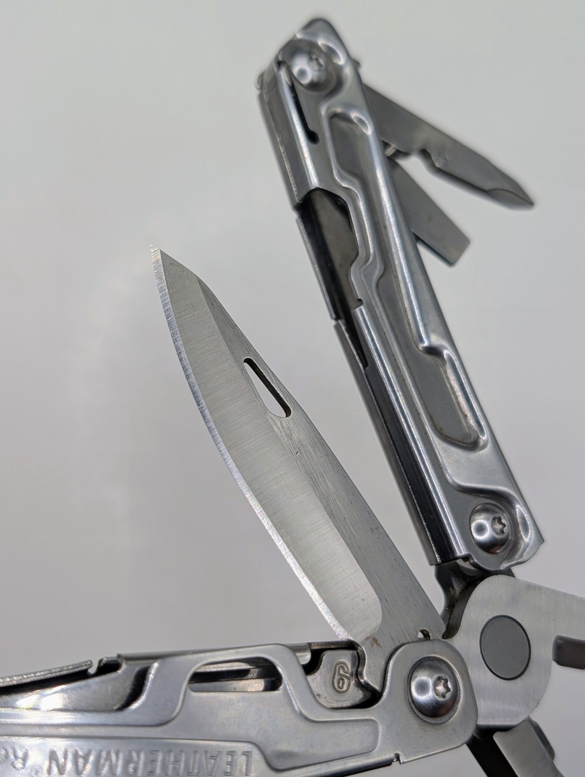 Leatherman Rev 14-In-1 Stainless Steel EDC Straight Blade Multitool & Pliers