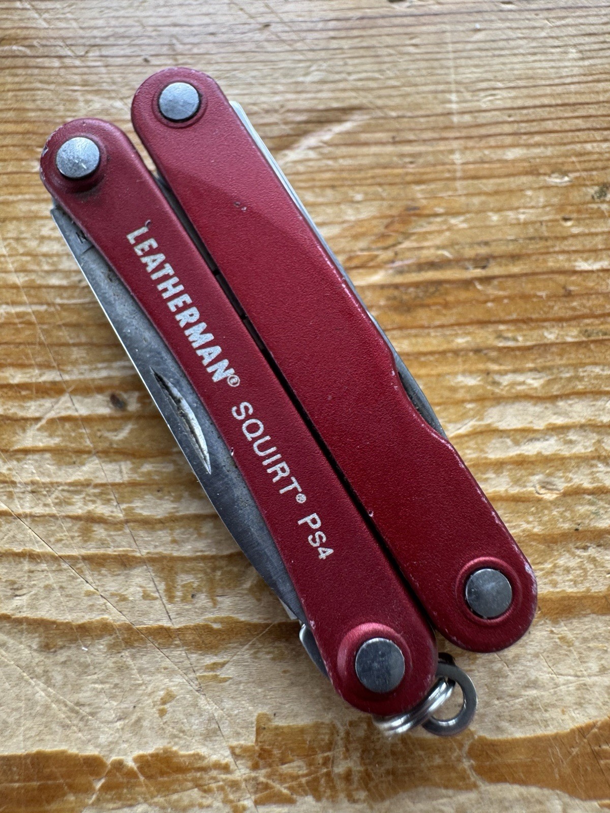 Leatherman SQUIRT PS4 Multi-Tool With Pliers Scissors Knife Red Discontinued