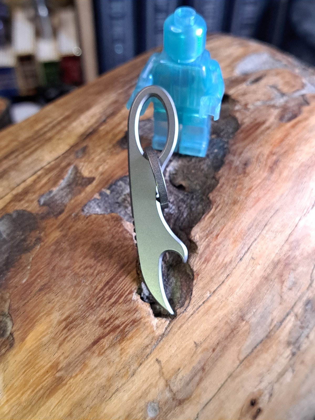 MINIMALIST TITANIUM KEYCHAIN CLAW BOTTLE OPENER