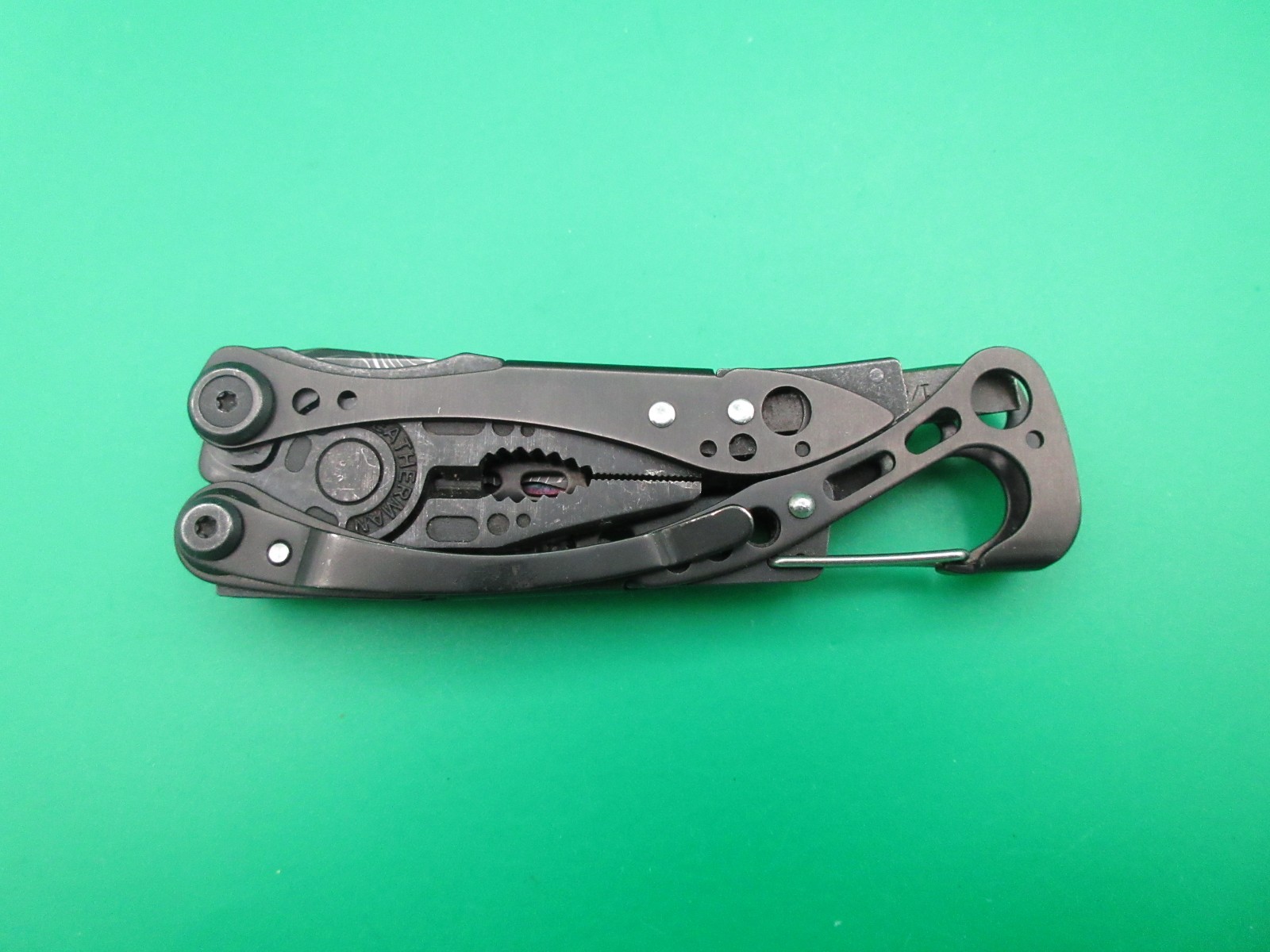 Leatherman Skeletool Topo Folding Multi Tool Knife #32A