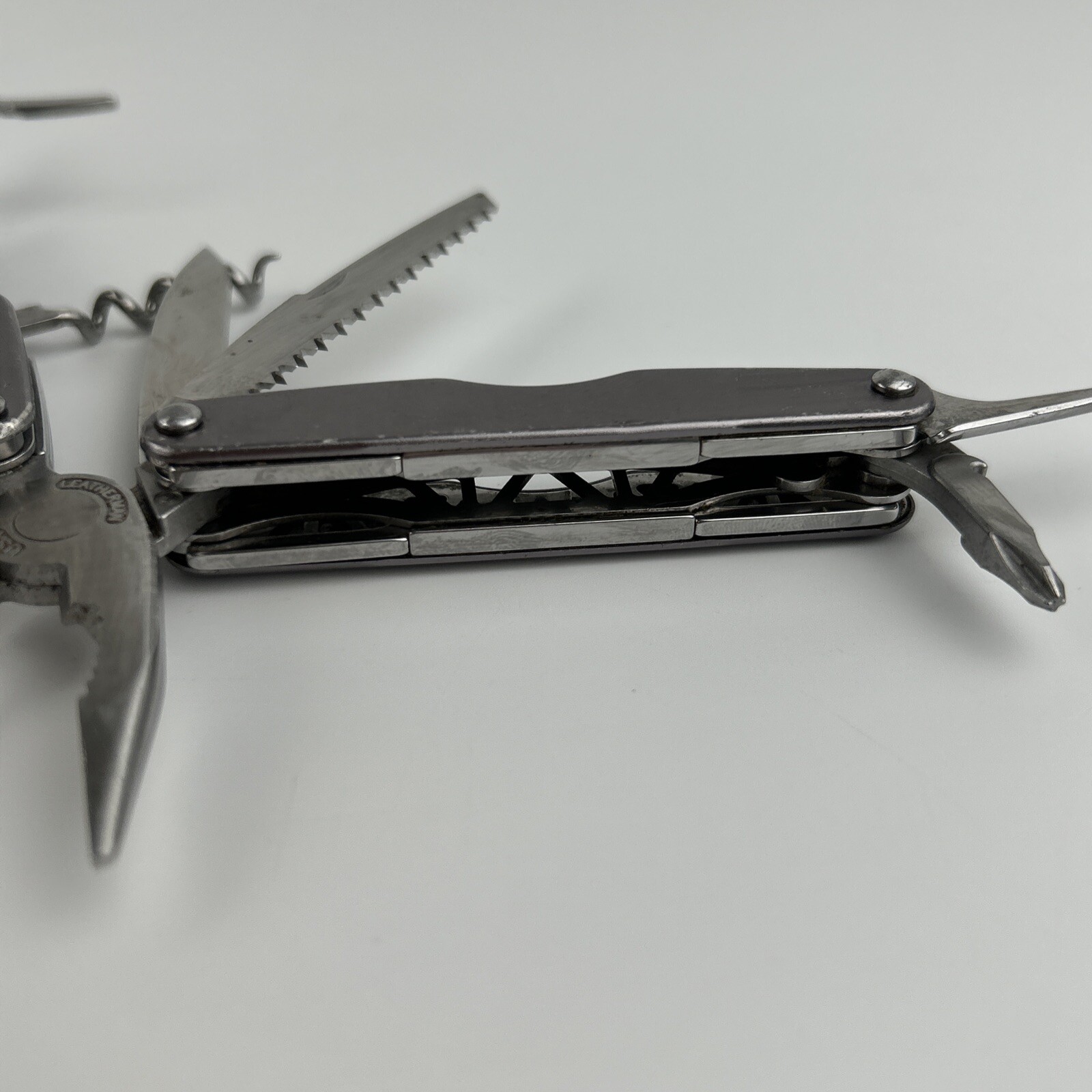 Leatherman Juice CS4 Gray Multitool EDC Fishing Camping Hunting Survival 15 Tool