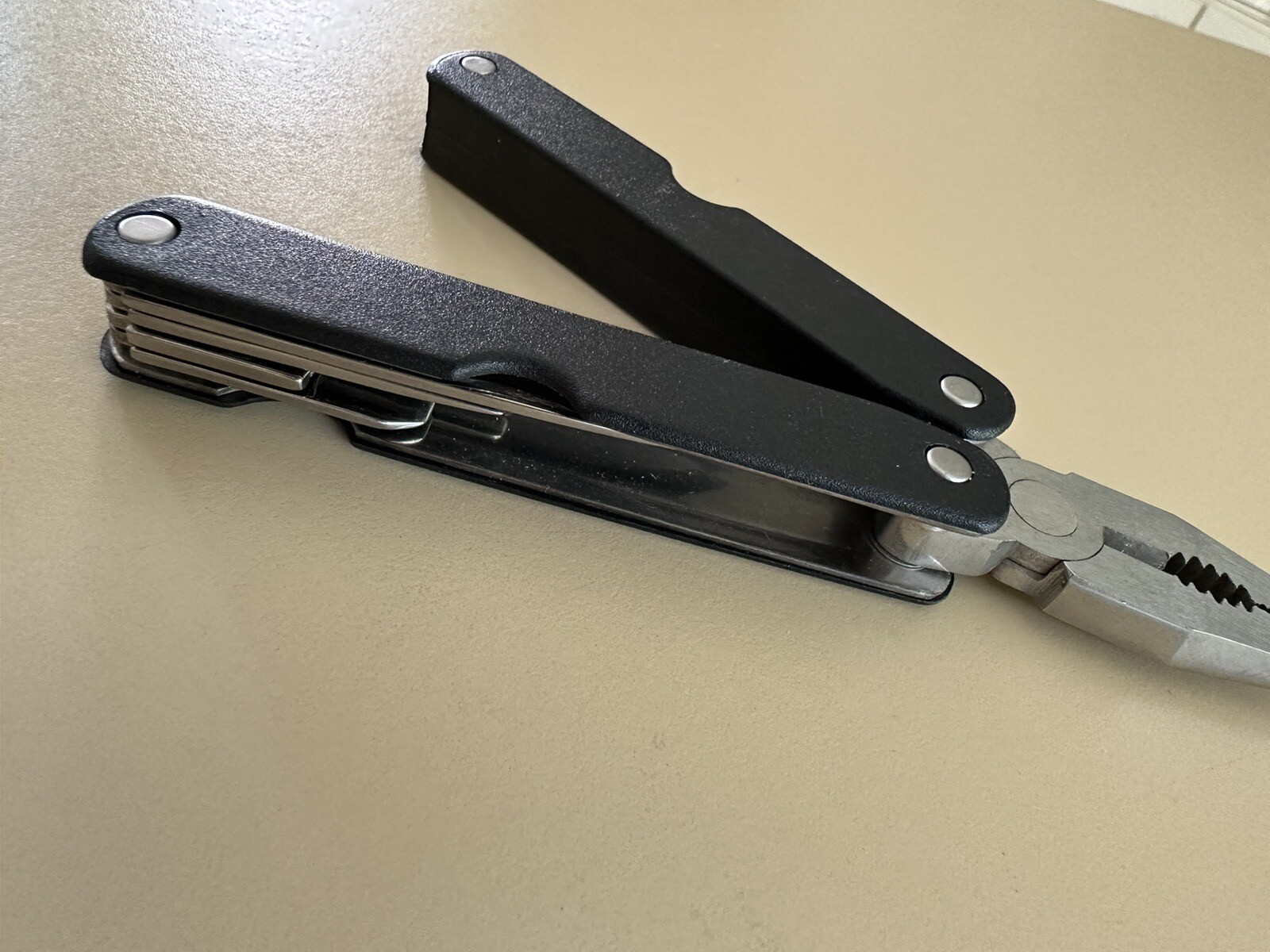 Leatherman Style Multi-Tool-Black-Great Gift for Dad/Grad/Camper/Mechanic