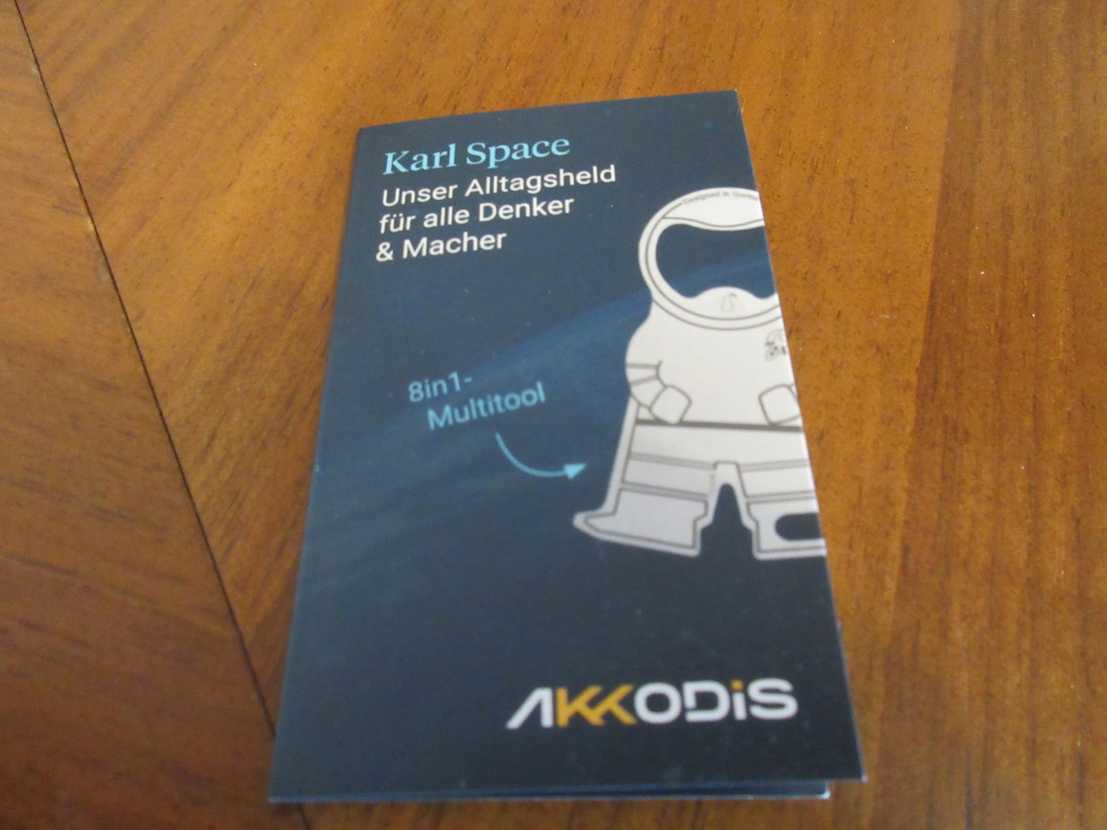 “Karl Space” shopping cart chip solver multi key tool EKW chip astronaut Akkodis