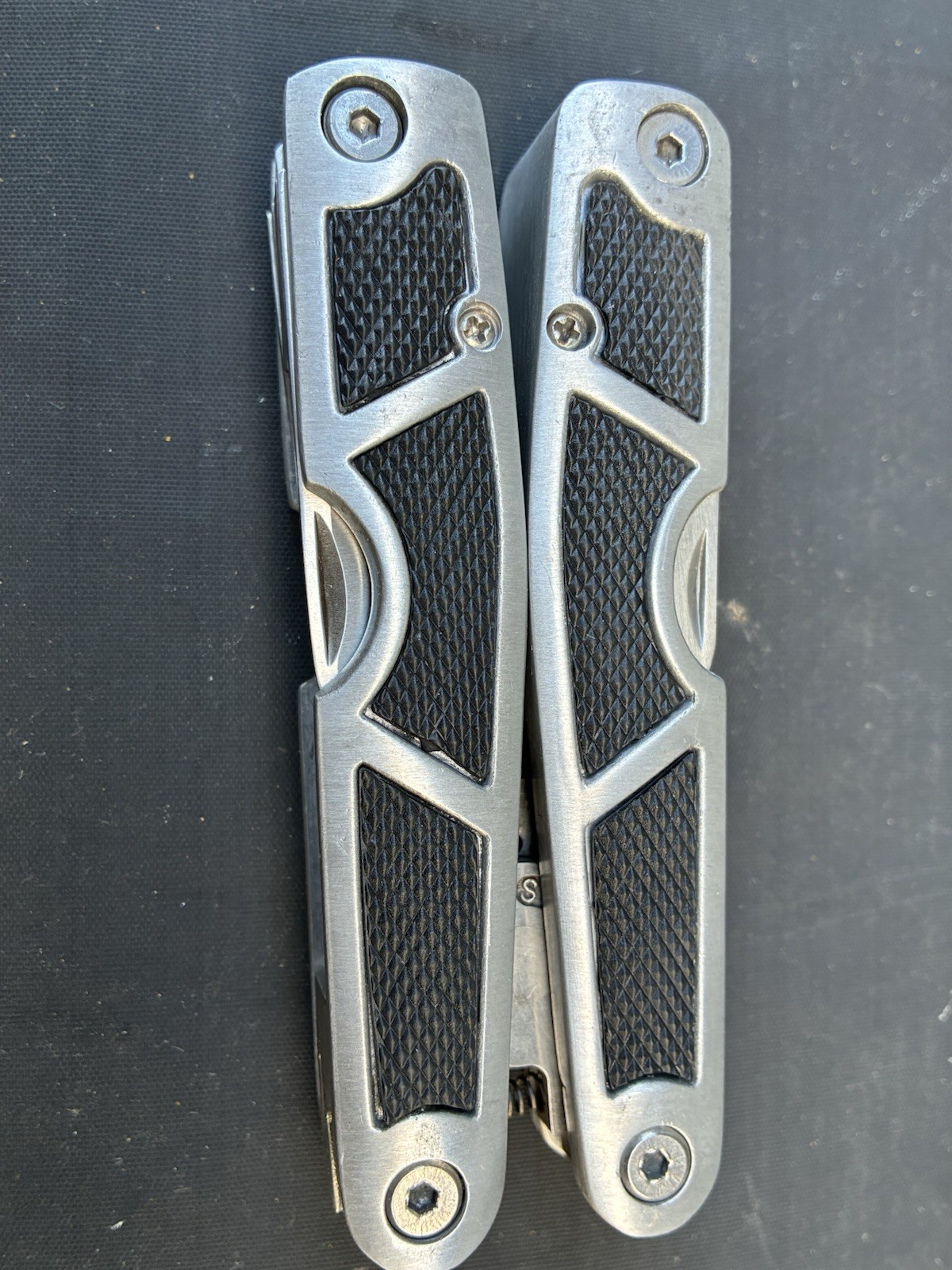 Multi-tool Pliers w/ belt carry case Stainless Steel Used Excellent Cond 9 tools