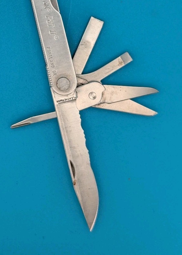 Leatherman PST 2 Multi Tool! 09/03 date stamp! Fast Shipping!