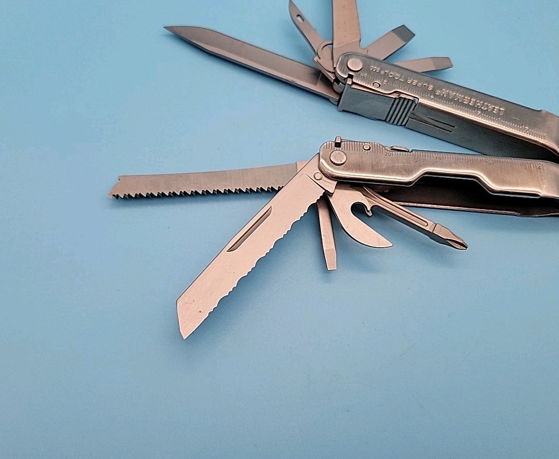 Leatherman Super Tool 300 Multi Tool w/ Sheath – Dated 2018 – Pliers, Knife, Saw
