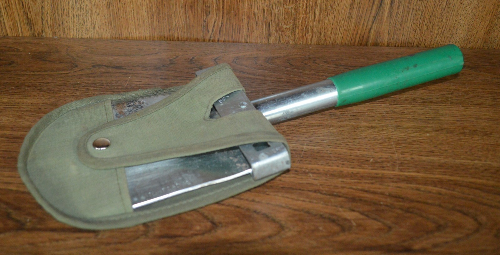 Vintage Multi-Use Camping Shovel Nail Puller Hatchet Saw Bottle Opener Hammer Wr