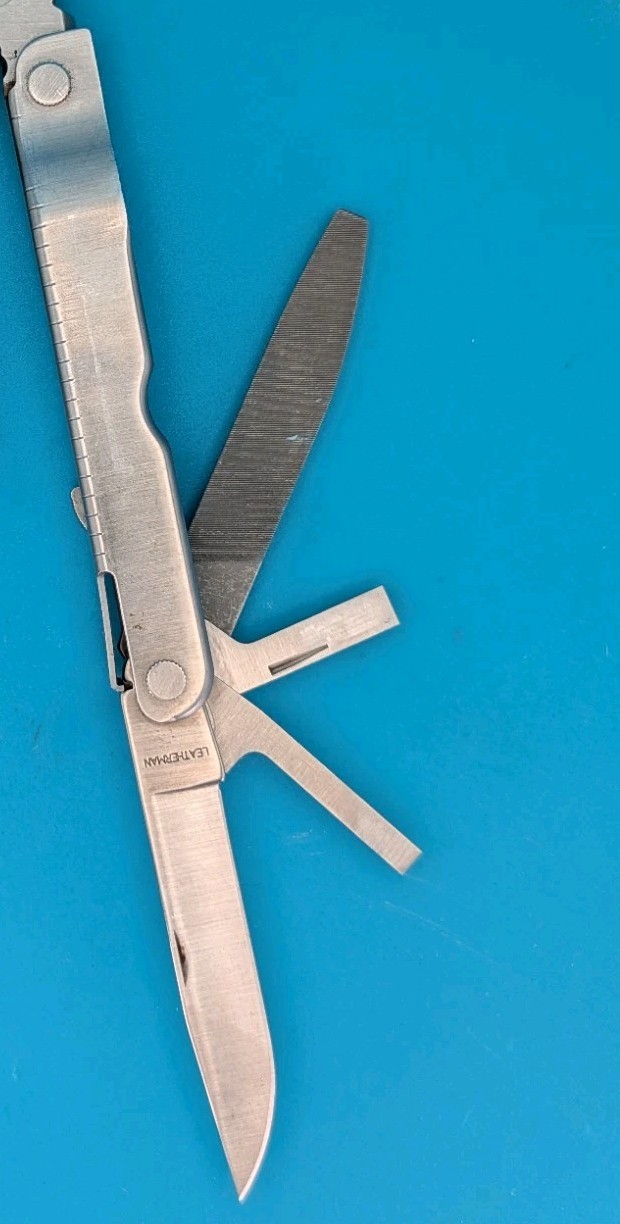 Vintage LEATHERMAN Super TOOL 200 Multi Tool! 04/03 Date Stamp!