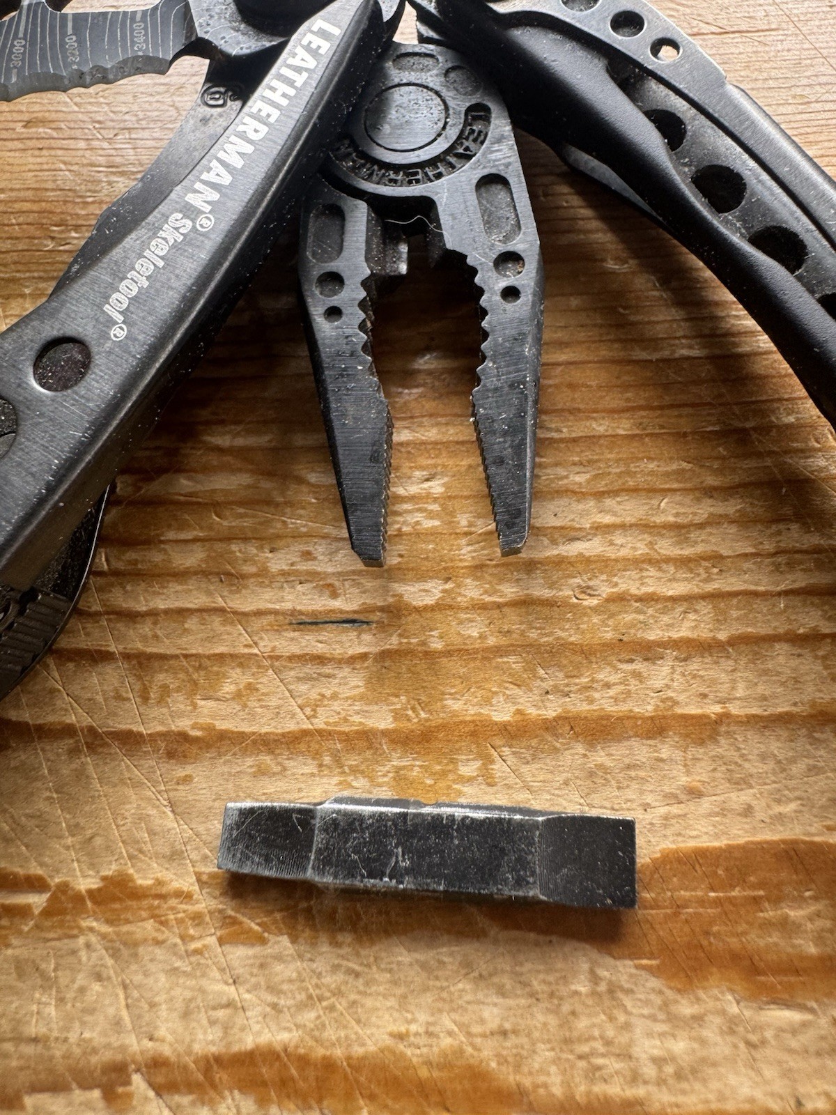 TOPO Leatherman SKELETOOL Multi Tool SERATED Knife-Pliers etc Collector Model