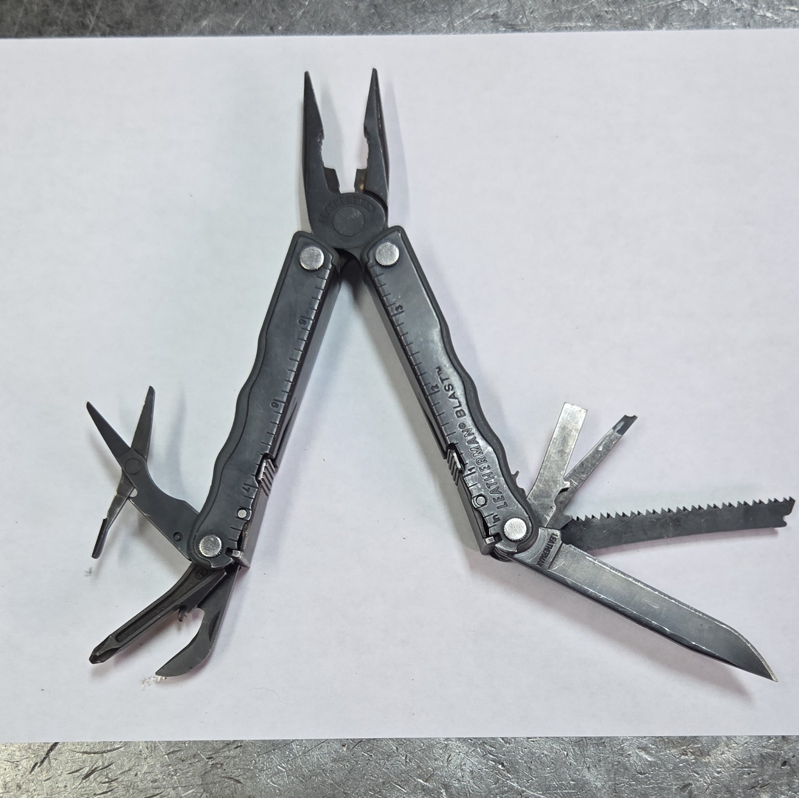 Leatherman Blast Multi-Tool 12 Tools Pliers Knife Saw File Scissors Locking